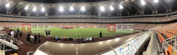 开云官网-沙特开球气温32度！球场满座+通风效果差温度更高
