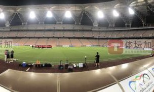 开云官网-沙特开球气温32度！球场满座+通风效果差温度更高