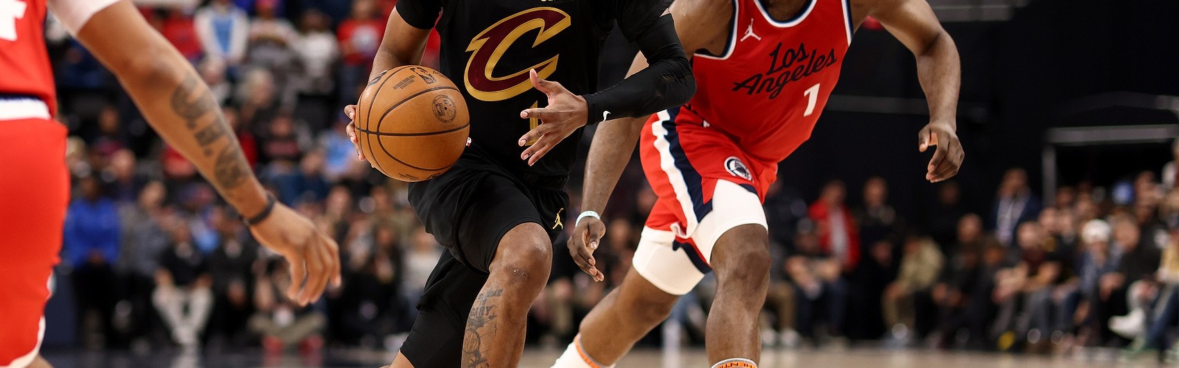 开云体育入口-19年送走SGA后再无天赋新人！船媒：用哈登换加兰可重塑球队未来