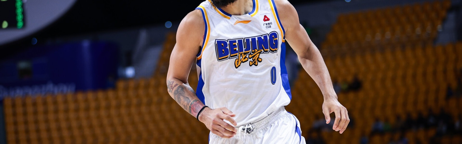 开云app-轻轻松松！麦基替补15分钟7中4拿下9分10板1助1帽 正负值+11