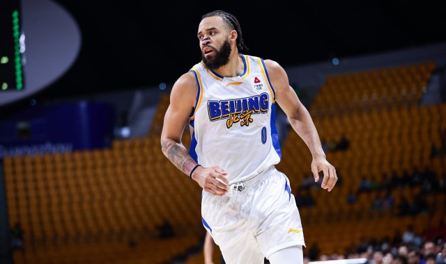 开云app-轻轻松松！麦基替补15分钟7中4拿下9分10板1助1帽 正负值+11